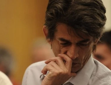 Το γραφείο του πρωθυπουργού χαρακτηρίζει «ανιστόρητα ρουφιανοφασιστάκια» όσους αντιδρούν στην εκχώρηση της Μακεδονίας